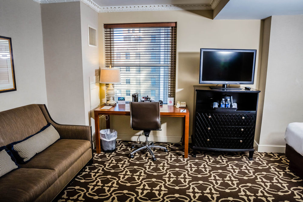 Hotel Phillips Kansas City, Curio Collection By Hilton Exterior foto